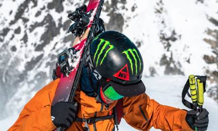 NY DUKE MED TECH: Her er Kye Peterson med nye Duke PT. Den alpine delen av frambindingen kan tas av, og fram kommer en pinnebinding du kan gå med. Foto: Marker