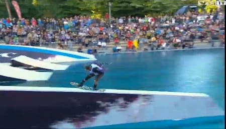 FET KONKURRANSE: Fra wakeboard- og wakeskatekonkurransen i Köln. Bilde: VG.no