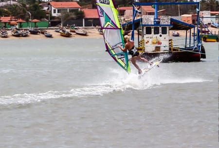 ENDA FLINKERE: Neste sesong er det grunn til å håpe på enda høyere plasseringer i PWA-verdenscupen i windsurfing. Oda har lært seg en god del nye triks i Jericoacoara, Brasil.