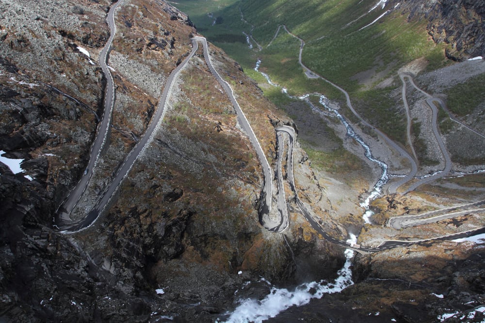 Naa-aapner-hele-Trollstigen_ordinary_1200