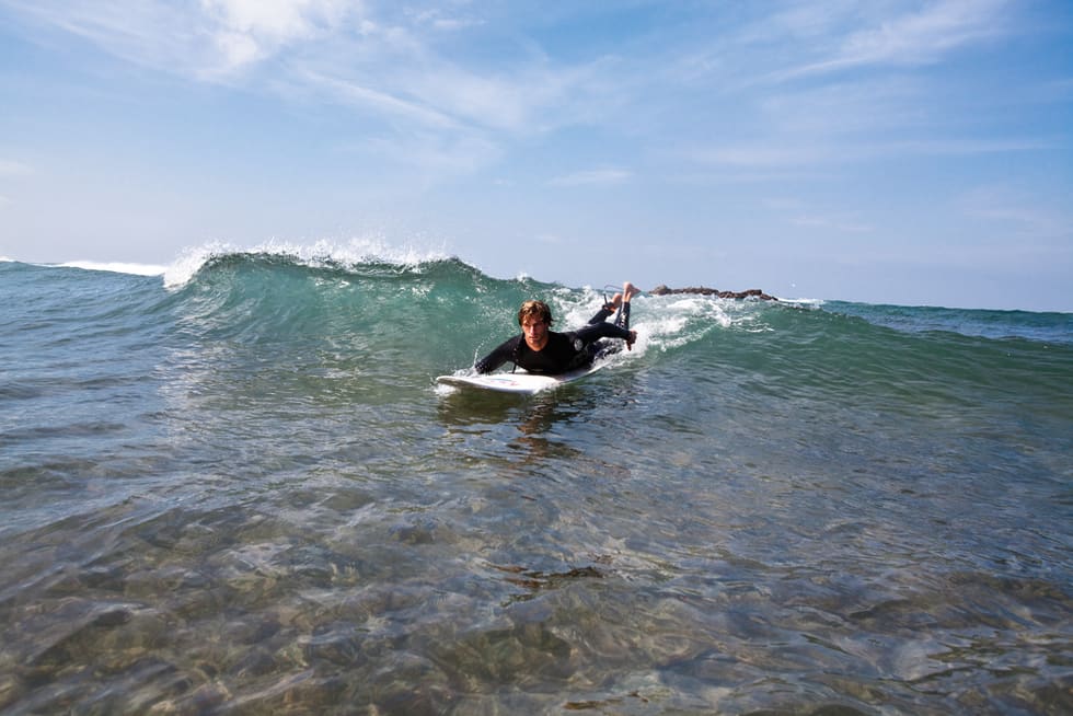 slik-reiser-du-deg-paa-surfebrettet