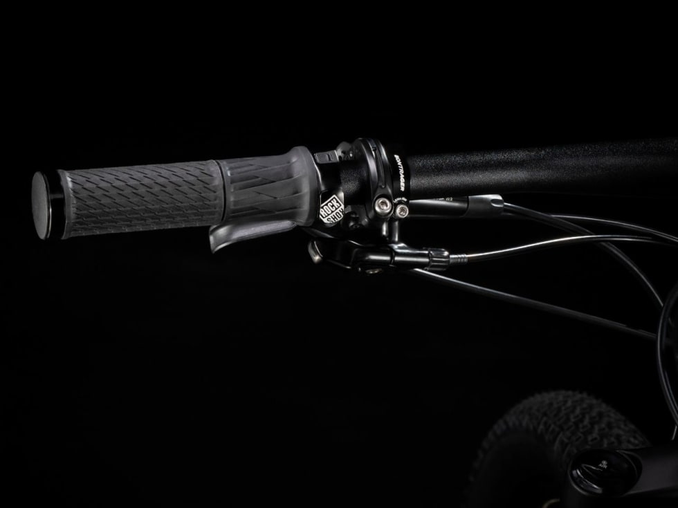 EN TVIST: Med RockShox sin Twist Lock bryter kontrolleres begge demperenhetene fra Rock Shox i én håndbevegelse. Eller vri, om du vil.