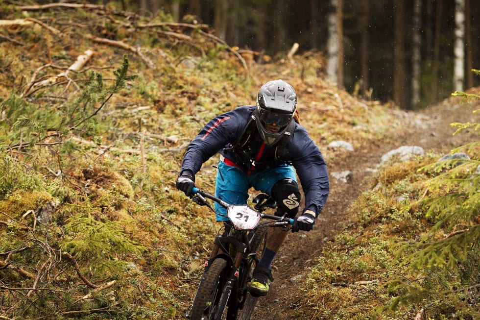 SYKLER SELV: Bård Sturla Stokke i 80/20-styret får syklet noen ritt selv også. Her under NesbyEnduro. Foto: Kristoffer H. Kippernes _KHK4183
