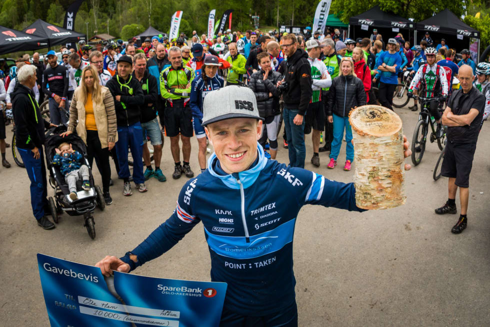 SEES VI NESTE ÅR? Ole Hem gliste fra start til mål i årets Terrengsykkelritt. Husk at det bare er ett år til du kan smile deg gjennom Østmarka. (foto: Snorre Veggan) terrengsykkelrittet-9182a