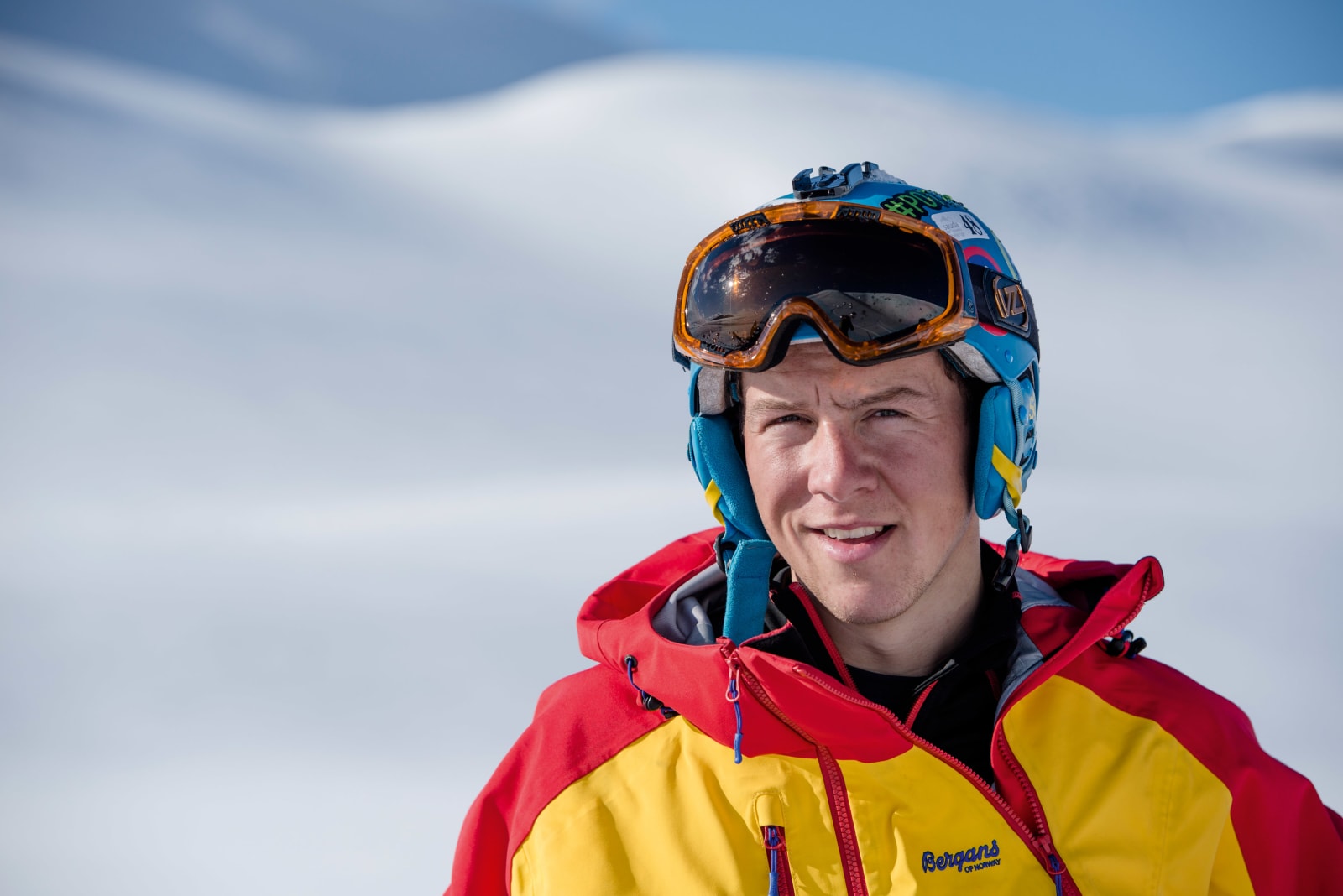 LOKAL POKAL: Denne karen er muligens Eid kommunes flinkeste og mest hardtsatsende frikjører. Martin Leite Gilleshammer har stor tro på catskiing på hjemmebanen. Foto: Martin Innerdal Dalen