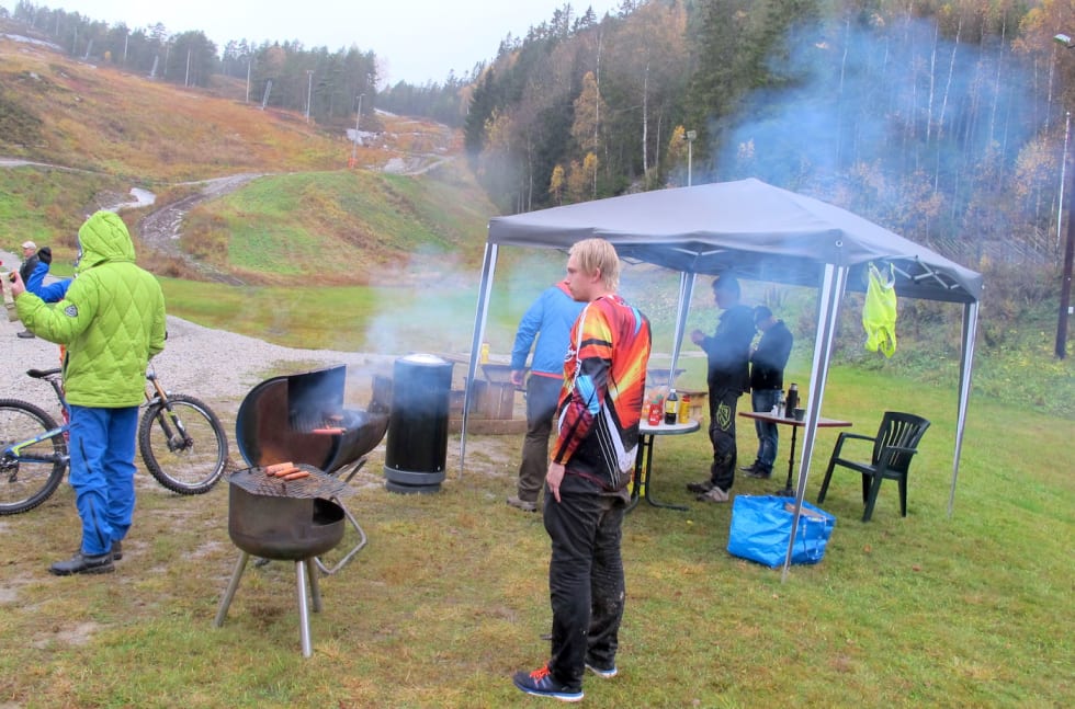 Grilling var definitivt populært. Foto: Petter Wilhelmsen Grilling - Foto Petter Wilhelmsen 1400x924