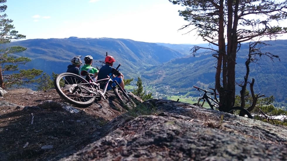 Nesbyen har mye natur å by på. Nå har stibyggerne fått 300.000 omdisponerte kroner til sykkelprosjekter i kommunen. Foto: Brynjar Svendsen Nesbyen 1 - Brynjulf Svendsen 1400x788