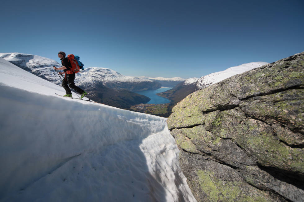 LANGT IGJEN: På dette bildet har Trygve Sunde Kolderup allerede gått langt, men han har fortsatt mange høydemeter igjen. Foto: Matti Bernitz Skåla