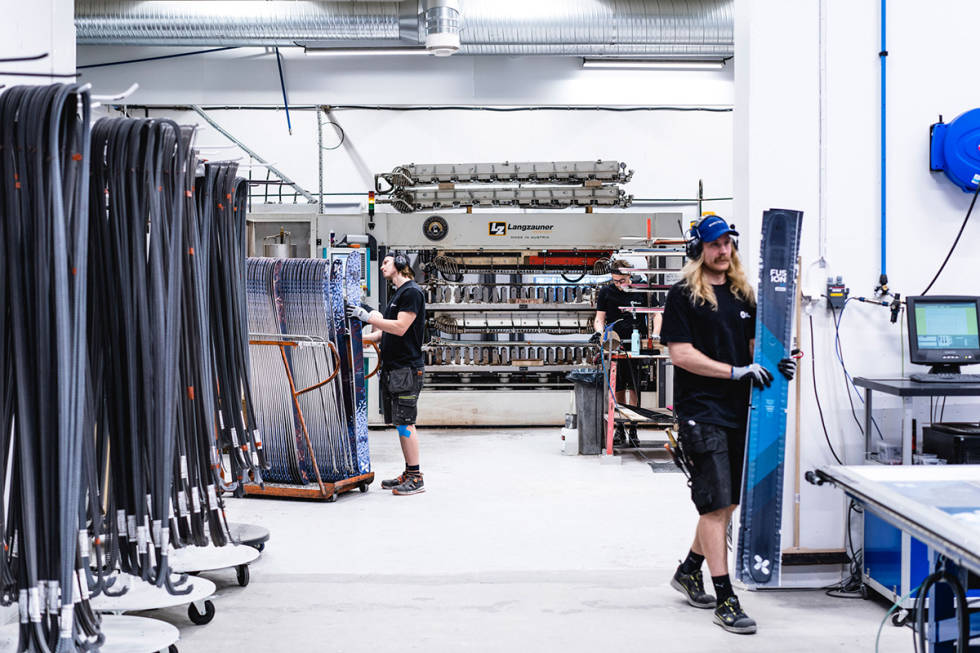 UTVIDER: Skifabrikken utvider kapasiteten med 50 prosent. Foto: Åre Skidfabrik Åre Skidfabrik