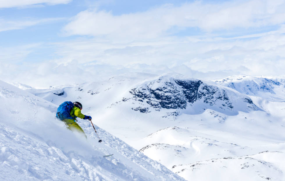 BITIHORN: Bitihorn er en fin topptur på våren, og er heller ikke for strevsom. Her er Gaute Molland Solberg på fjellet i mai. Bitihorn
