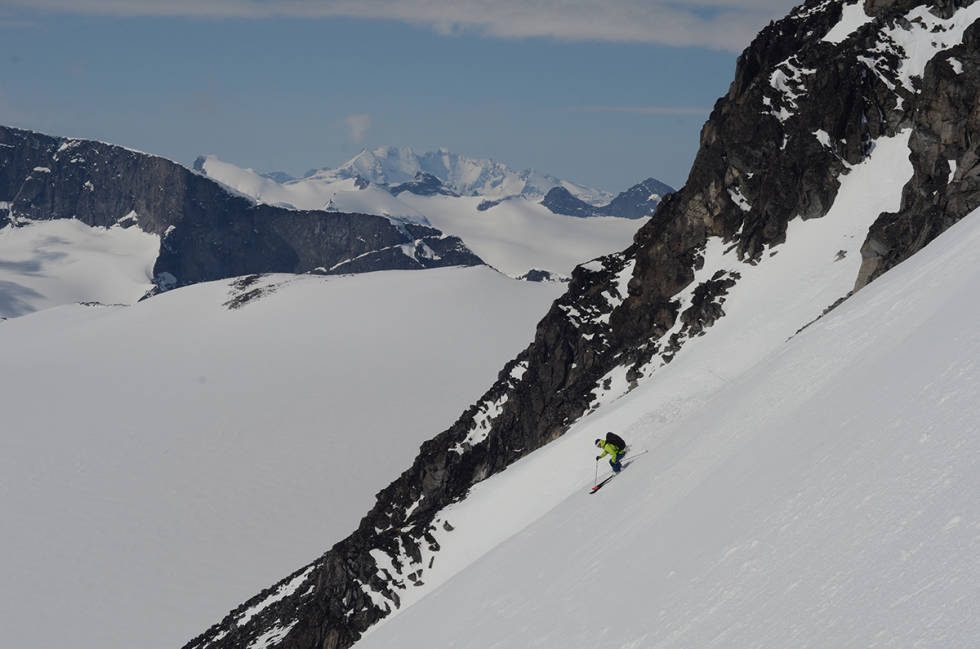 HØYT: På turen går du blant annet innom Norges høyeste fjell, Galdhøpiggen. Foto: Erlend Sande Galdhøpiggen