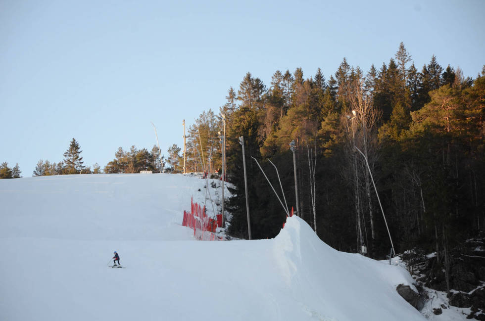 UTBYGGING: Stolheisen vil gå i en 20 meter bred gate gjennom skogen ca fra kunstsnøhaugen. Foto: Erlend Sande Grefsenkleiva