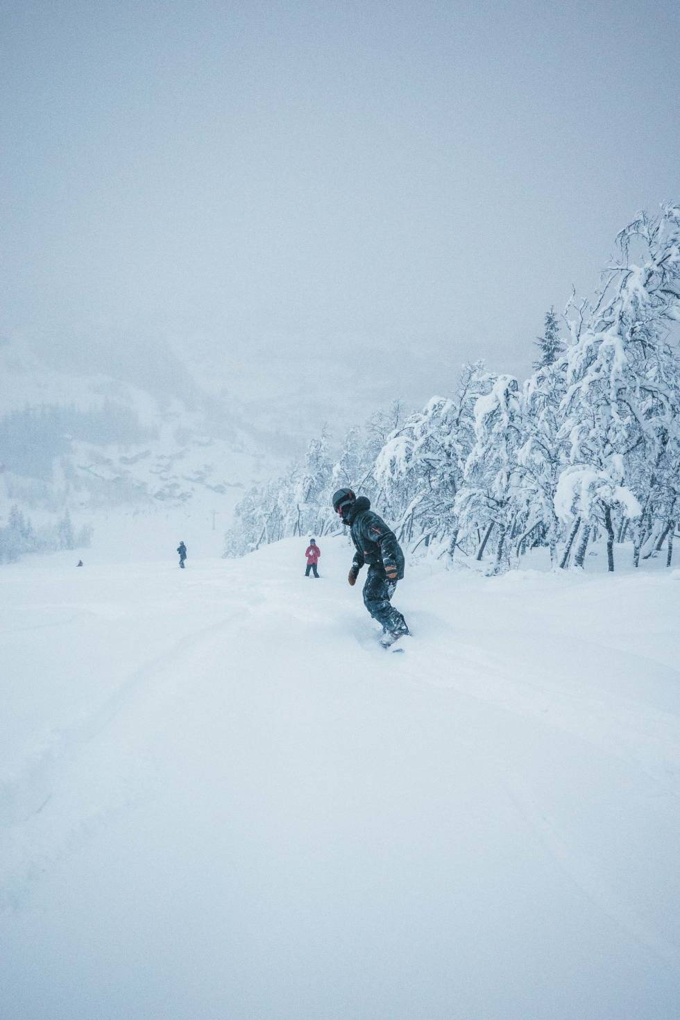 GODE FORHOLD: Hemsedal ga gode forhold i helga. Her er Sindre Iversen på vei ned. Foto: Christoffer Bjerkan Hemsedal