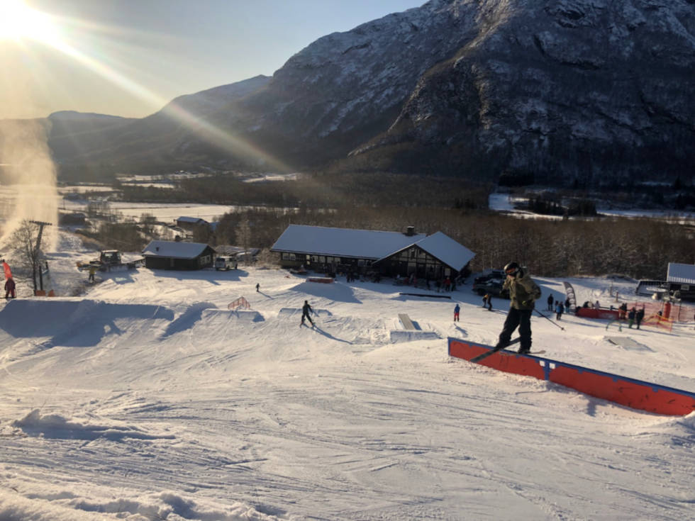 SOLHEISEN I HELGA: Slik så det ut da Hemsedal åpnet park ved Solheisen. Foto: Audun Holmøy Røhrt SOLHEISEN I HELGA: Slik så det ut da Hemsedal åpnet park ved Solheisen. Foto: Audun Holmøy Røhrt