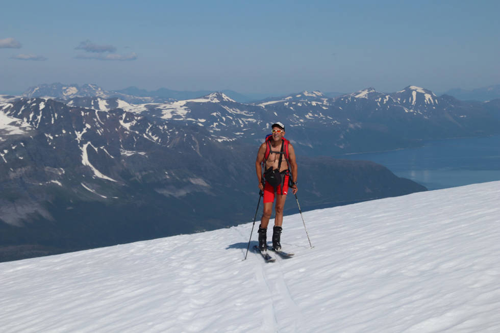SOMMER OG VINTER: Espen Nordahl går fjellet både på sommeren og vinteren. Foto: Svein Mortensen Espen Nordahl på fjellet om sommeren