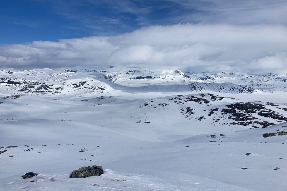 SMELTET: Det har vært mildt og regnvær i Jotunheimen i det siste. Her fra tidligere denne uka. Foto: Regobs Jotunheimen