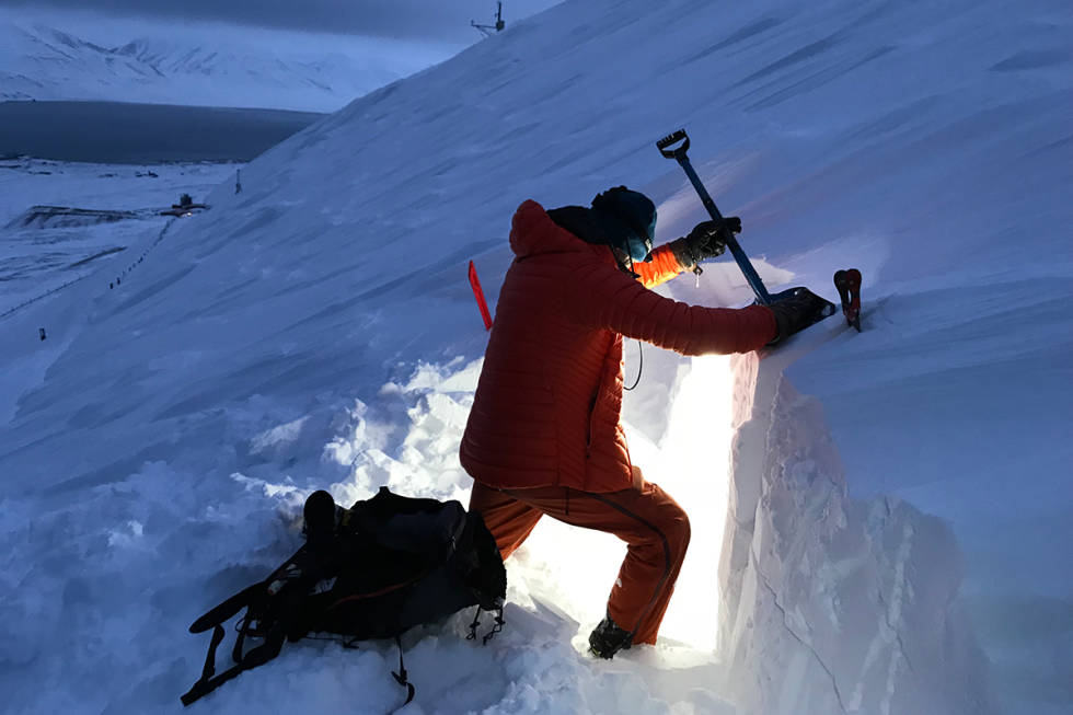 I ARBEID: Kjetil Slettnes i arbeid på Svalbard ved en tidligere anledning. Foto: Privat Kjetil Slettnes i arbeid