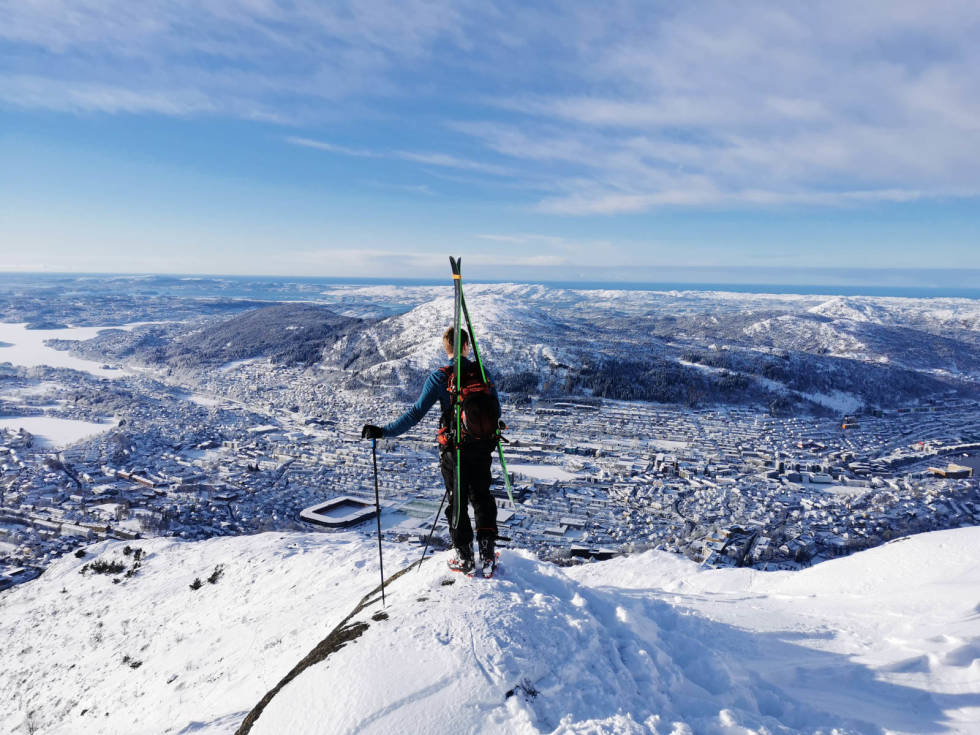 Det kalde været i Bergen og usedvanlig mye snø i sentrum ga oss muligheten til å stikke tidlig opp på byfjellet Ulriken. Ble noen riper rikere, men ingenting som en polystick ikke kan reparere. Foto: Joar Frækaland Ulriken