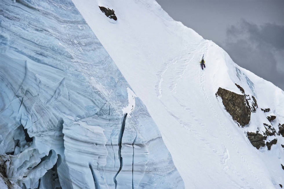 TRIUMF: Soloturen opp og ned nordsiden av Fletschhorn (3 993 moh) var den største ut- fordringen Melissa har mestret i sin skikarriere. En tur du ikke tar om du mener skikjøring stort sett involverer bena. Foto: Hans Kristian Krogh-Hanssen Melissa Presslaber