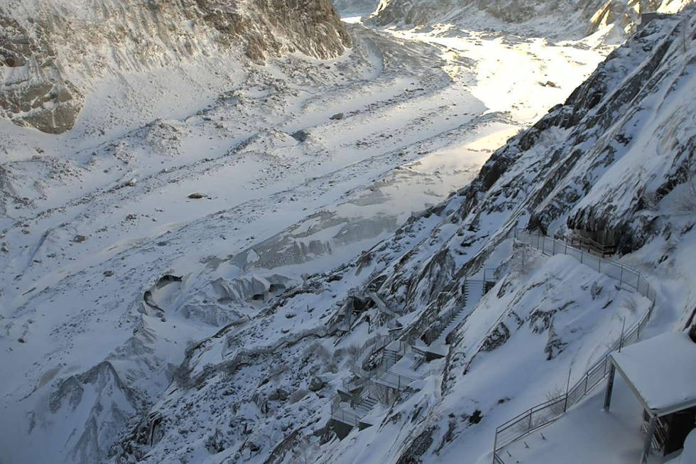 MER DE GLACE: Mer de Glace-massivet i Chamonix vil bli en halv mil kortere innen 2050, sier Halvor Dannevig. Bildet hentet fra i dag. Foto: Chamonix webcam Mer de Glace Chamonix