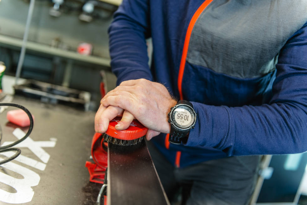 PREPPING: Her får du en grundig innføring i prepping av alpinski. Foto: Martin I. Dalen Preppe ski utstyr