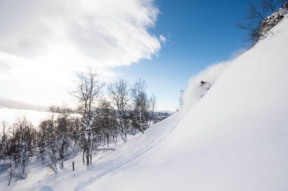 HEIA TELEMARK: Svein Olav Lien koser seg i henget du kommer til først på ski høyre. Foto: Vegard Breie Raulandsfjell