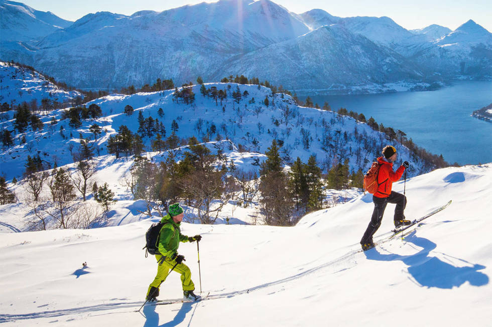 ENKLE TURER: Sunnmøre har mange enkle og fine toppturer. Her er Rotsethornet i Volda. Foto: Håvard Myklebust Sunnmøre topptur