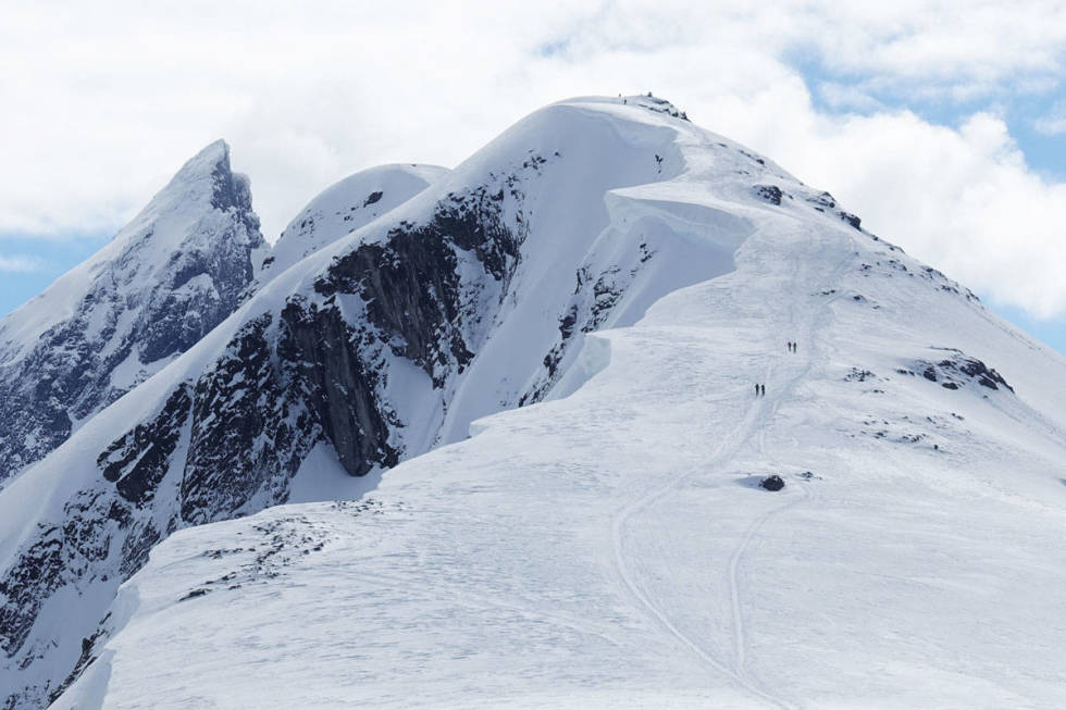 SKAVLBRUDD: Tre av de omkomne i 2018/2019 omkom på grunn av skavlbrudd. Her illustrert med en skavl i Romsdalen. Foto: Tore Meirik SKAVLBRUDD: Tre av de omkomne i 2018/2019 omkom på grunn av skavlbrudd. Her illustrert med en skavl i Romsdalen. Foto: Tore Meirik