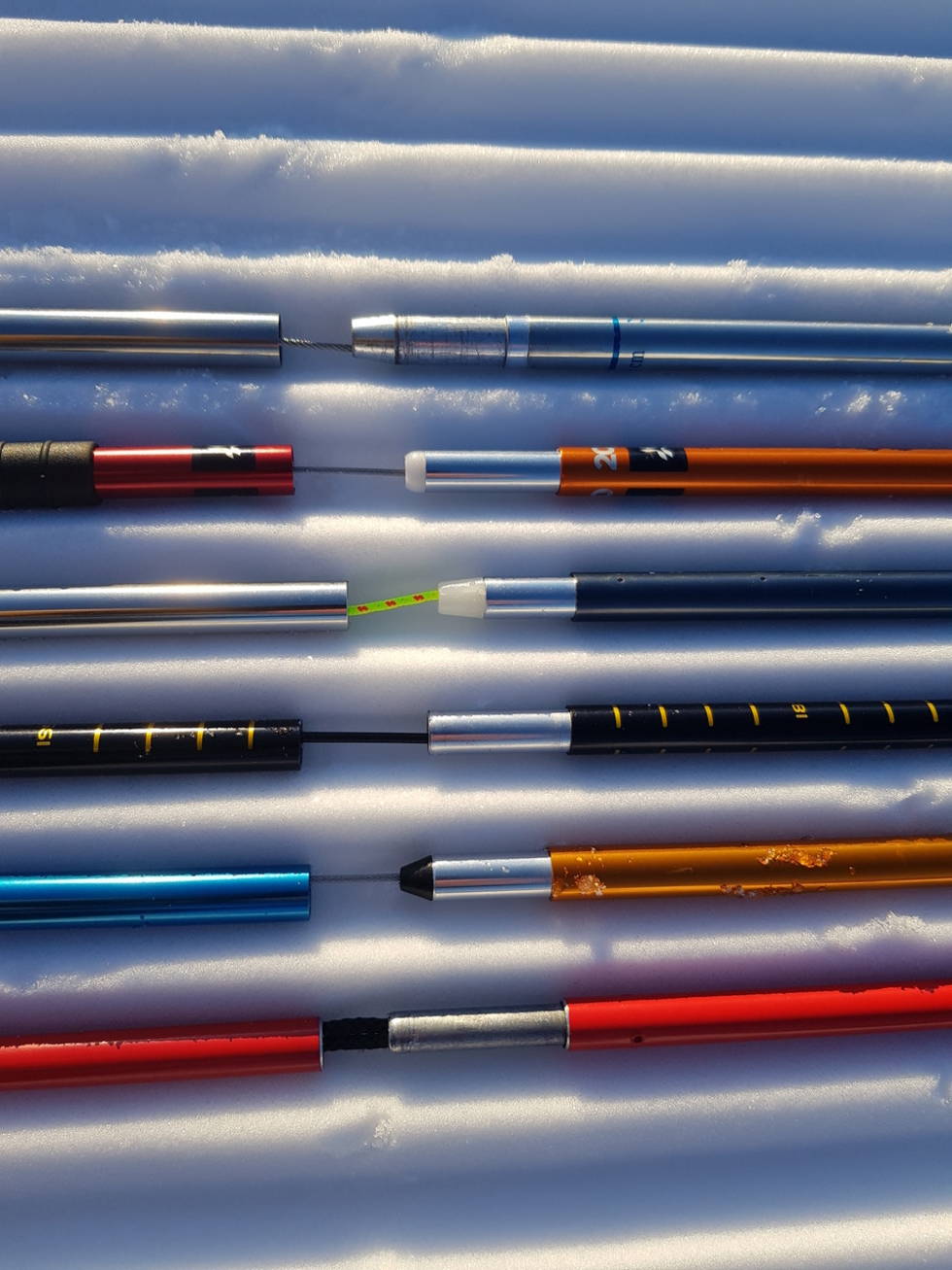 Ulike materialvalg i selve stanga, ulike diameter på stanga, ulike skøyter/sammenkoblinger og ulikt materialvalg som binder stanga sammen: Alt påvirker hvor stiv og funksjonsgod søkestanga er. Foto: Christer Lundberg Nes Søkestang materiale
