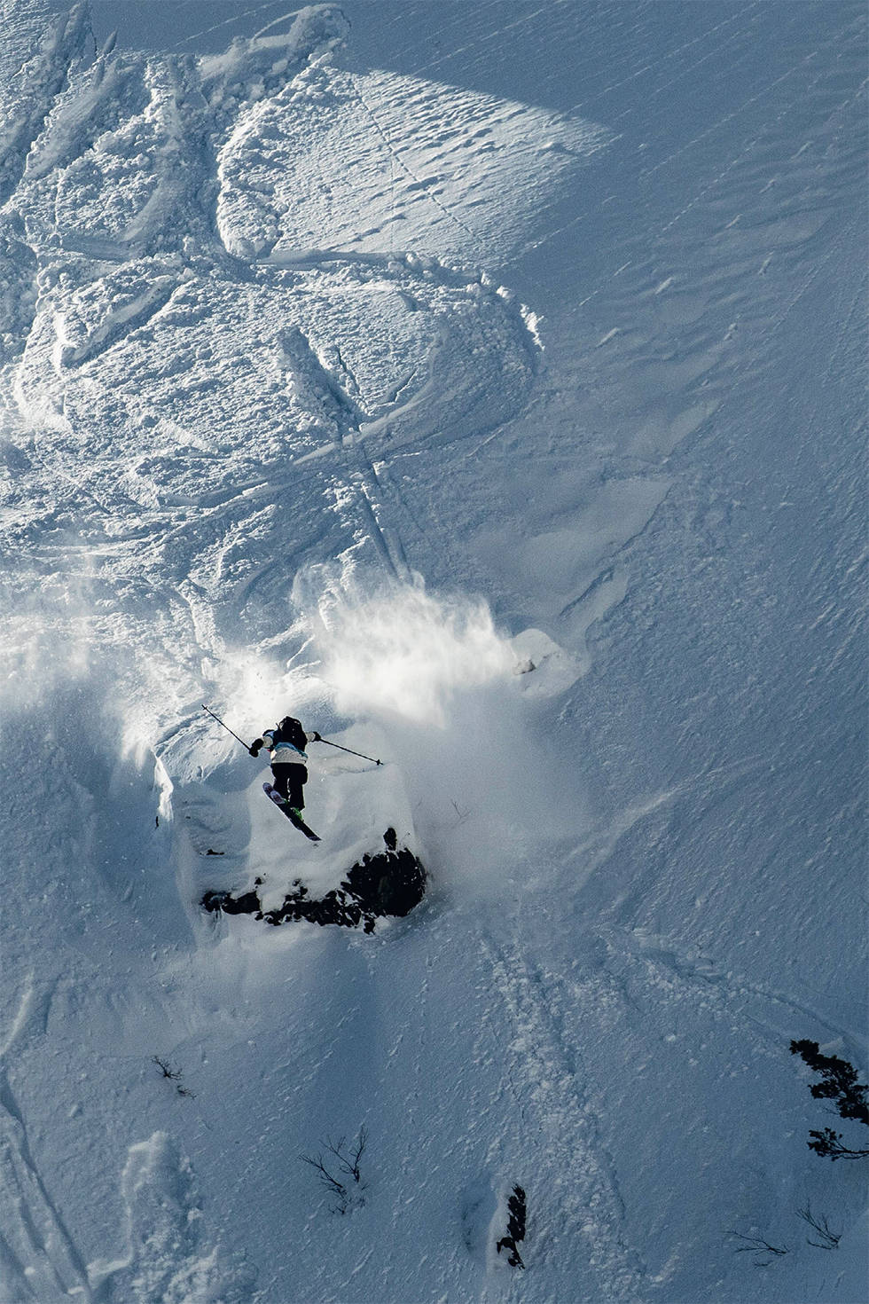 PALL-DEBUT: Her er Tanner halvveis i en 360, halvveis i runnet i Japan og halvveis til sølv i FWT-debuten. Foto: Dom Daher/ FWT Tanner Hall i Japan
