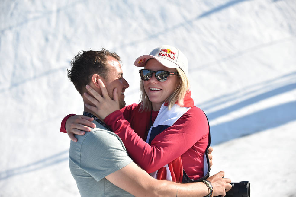 PÅ FORNEBU: Tiril gjorde et slags comeback på X Games på Fornebu - og dette er det siste bildet fra skikarrieren, sammen med forloveden Stian Lauritzen. Foto: ESPN Tiril Sjåstad Christiansen