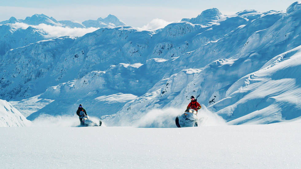 SCOOTER: Filminnspilling i Nord-Amerika betyr ofte bruk av snøscootere. Slik er det også i Whistler nå. Foto: Guillaume Tessier Tonje Kvivik på snøscooter