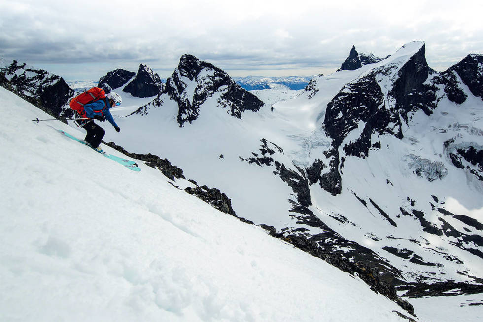 PÅ SKITUR: Avhengig av hva du skal bruke utstyret til, finner du rett svar her. Foto: Øystein Bjelland Topptur