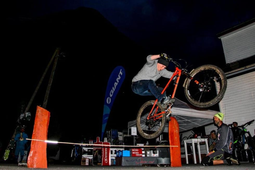 Fra bunnyjump-konkurransen på Folven i fjor. Foto: Martin Bruaseth Folven Sticamp 2017 bunny jump - Foto Martin Bruaseth 1200x800