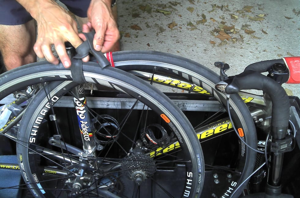 BESKYTTELSE: Med en hard koffert er hjulene bedre beskyttet. Foto: Ingeborg Scheve packing wheels 1400x924