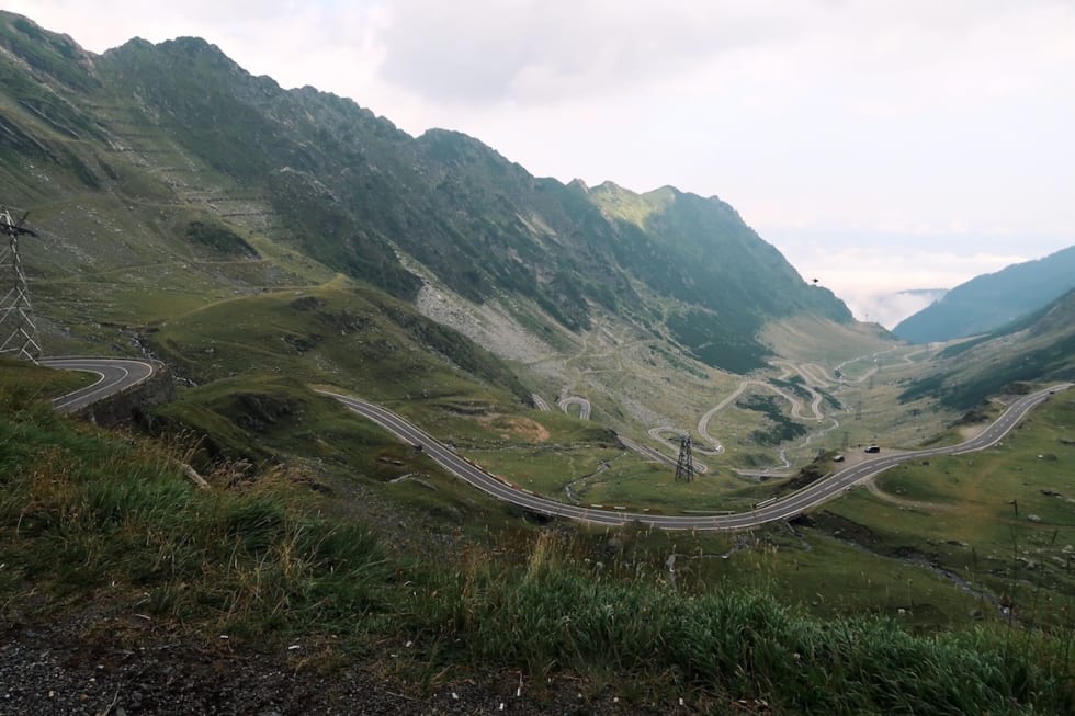 TRANSFAGARASAN: Drøy bakke i Romania, kjent fra Top Gear som "worlds best road trip" og siste sjekkpunkt på Transcontinental Race 2017. Foto: Eivind Tandrevold Drøy bakke - Transfagarasan i Romania - kjent fra Top Gear som worlds best road trip - Kanskje ikke like fornøyelig å sykle som å kjøre men nedoverbakken på den andre siden gjorde det verdt slitet - Foto Tandrevold 1200x800