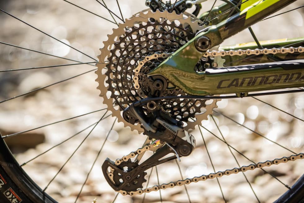 ØRNEN: Cannondale har spandert på Jekyll en 1x12-gruppe fra SRAM. Ekstra gir i motbakkene hjelper. Foto: Kristoffer Kippernes Cannondale 3 - 1400x933