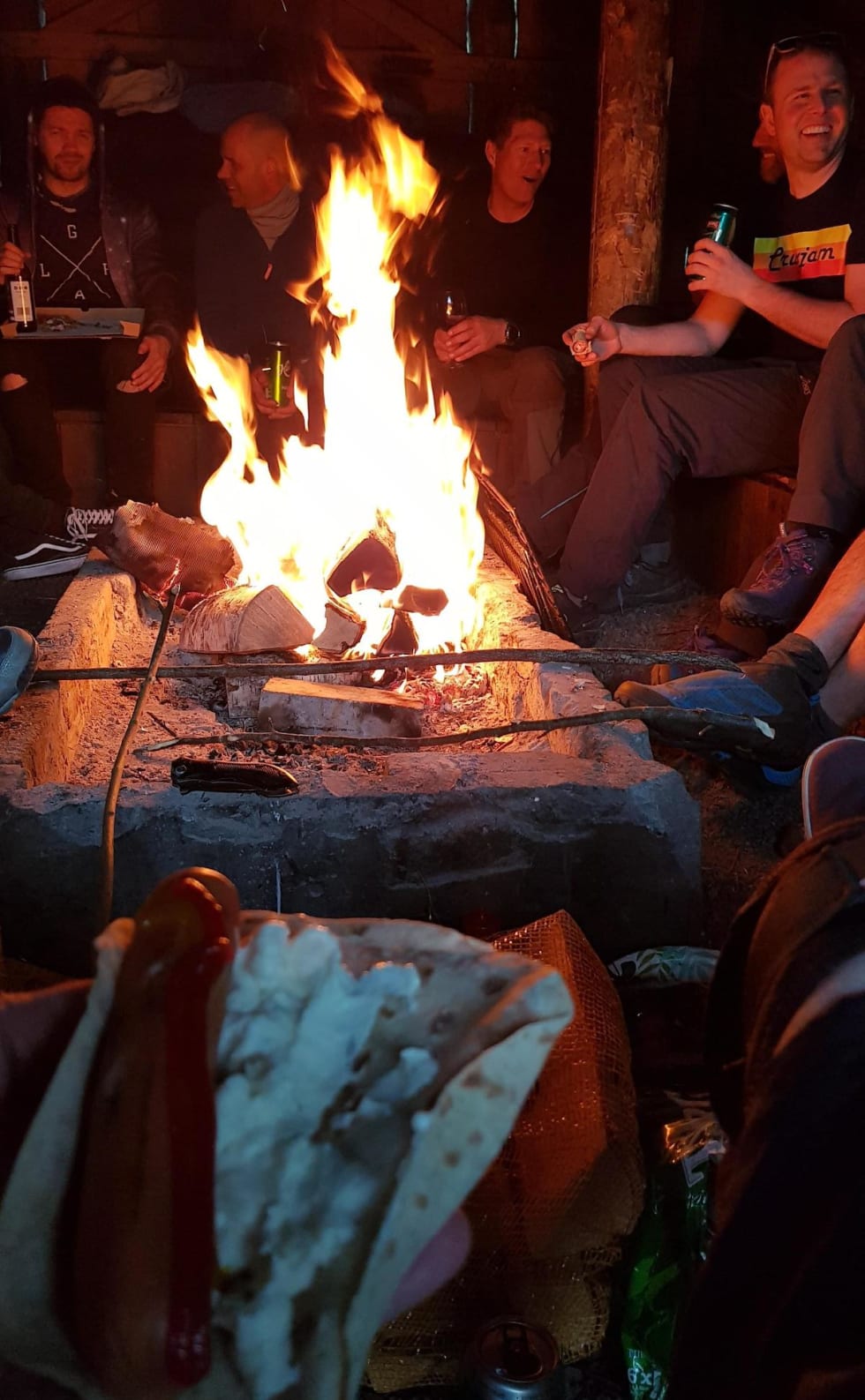 Stemning langt utover natta i Gressvikmarka. Foto: Are Tallaksrud Cruxfest - Are Tallaksrud 1200x