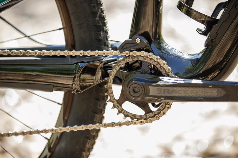 LITE NOK: Størrelsen på krankdrevet gir oss lette nok gir i motbakkene. Foto: Kristoffer Kippernes Specialized 4 - 1400x933