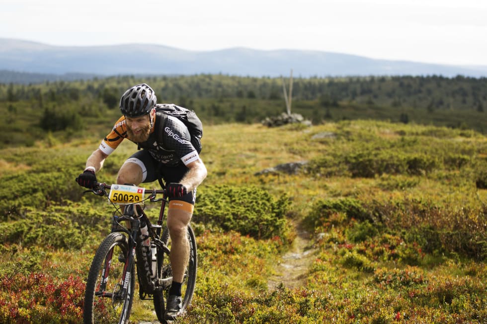 GLADLAKS: Denne dansken derimot, hadde all grunn til å smile. Erik Skovgaard Knudsen vet å sette pris på god sti, og med seier i Ultrabirken føltes stien kanskje ekstra god? (foto: Kristoffer H. Kippernes) _IPP5742