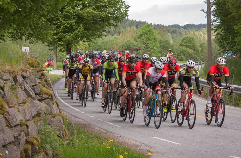 FLERE MULIGHETER: Det er ikke bare de som sykler i storlag som vil ha sjansen til å hevde seg med Landegrensens nye format. Foto: Landegrensen Landegrensen - Foto Grenserittet 800x