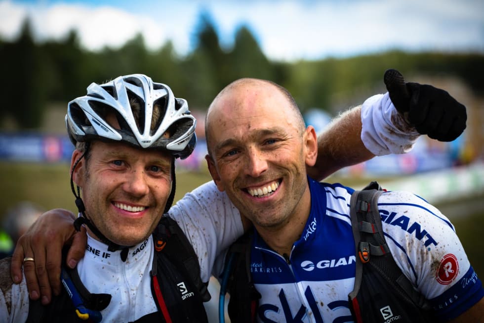 GLADE: Jørgen Sørensen (t.v) fra IF Sagene sykkel og Jacob Jacobsen fra SK Rye / Team Isklar likte årets løype, selv om de mente den var tøffere enn i fjor. Spesielt utforkjøringen ned Hafjell slo godt an. Ikke like populær var stigningen opp igjen (foto: Snorre Veggan). birken2014-0411a