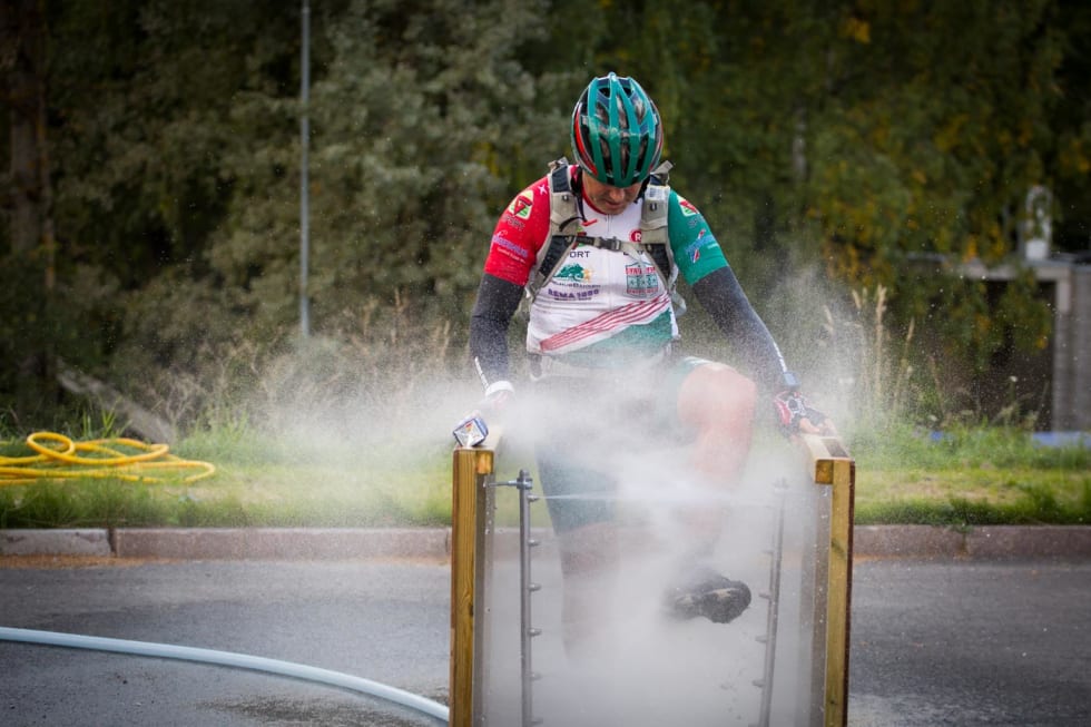 RENVASKET: Jan-Frode Lorås fra Gauldal SK / Datametrix benyttet vaskefasilitetene etter målgang (foto: Snorre Veggan). birken2014-0535a