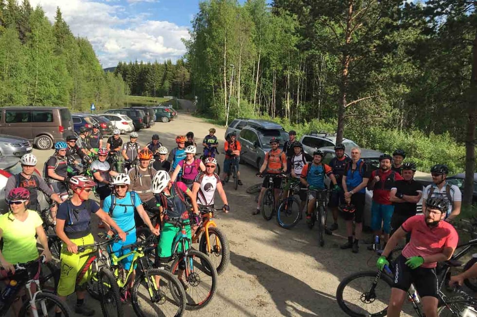 Frammøtet til første guidede stitur i regi av NOTS Lillehammer og Omegn var omfattende. Foto: Asgeir Linberg Group - Asgeir Linberg