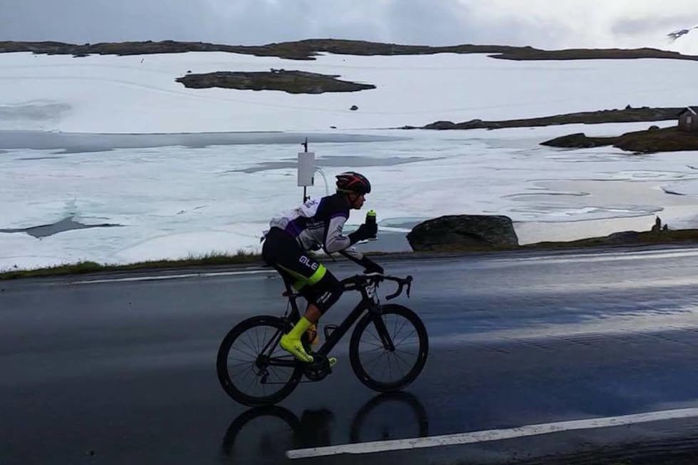 SEIG: Jon Andreas Klokkehaug kjørte alene fra Lom da han vant Jotunheimen Rundt i 2016. Foto: Leif Andreas Skare Jon Andreas Klokkehaug JR 2016 - Leif Andreas Skare 1400x933