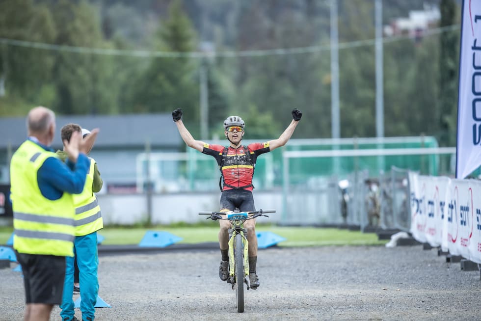 Ole Sigurd Rekdahl syklet alene fra han slapp teten før Storåsen. Foto: Pål Westgaard