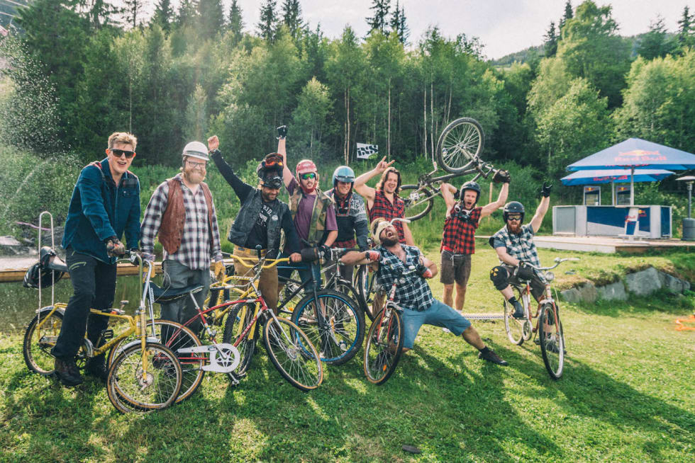 Fra den aller første klunkerfesten, som gikk av stabelen i fjor. Foto: Arrangøren Hillbilly Huckfest Klunker race - foto arrangøren 1400x933