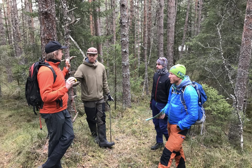 Fra befaring med Rekkje Stiutvikling i starten av mai. Foto: TVK Kristian Ertnes og Roald Eidsheim, begge fra Rekkje - Robin Bråtveit TVK og Ola Resell - Befaring_Nilsbyen May 1-18 - Foto TVK 1400x933