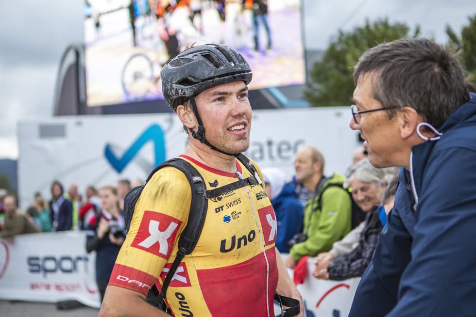 Og intervju med Erik Nordsæter Resell. Bekransning for Eskil Evensen-Lie. Foto: Pål Westgaard