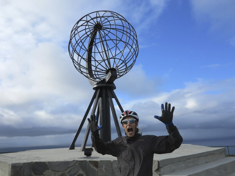 Helge Wangberg forberedte seg ved å sykle 430 km, Jotunheimen rundt, to dager før vi skulle på tur. God taktikk fra undertegnede som dermed la grunnlaget for å kunne henge på en sliten supersyklist de første dagene. nlp_sykkel-1